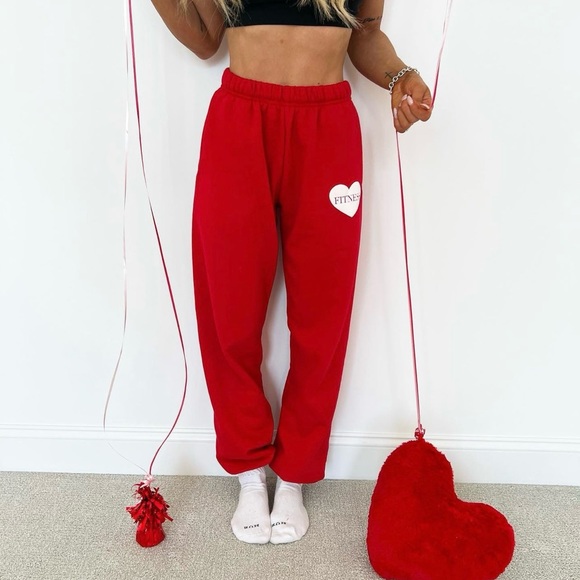 Suzie B Fitness Sweat Outfit Perfect for Valentine's Day! - Picture 7 of 7
